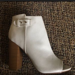Rock & Republic Peep Toe Booties